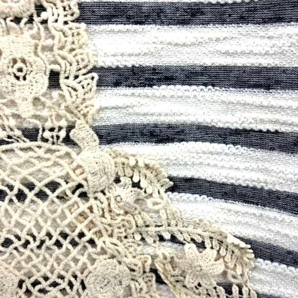 Cupio Women’s Blue White Striped Top W/ Crochet RN# 73163 Long Sleeve Lace - Picture 4 of 9